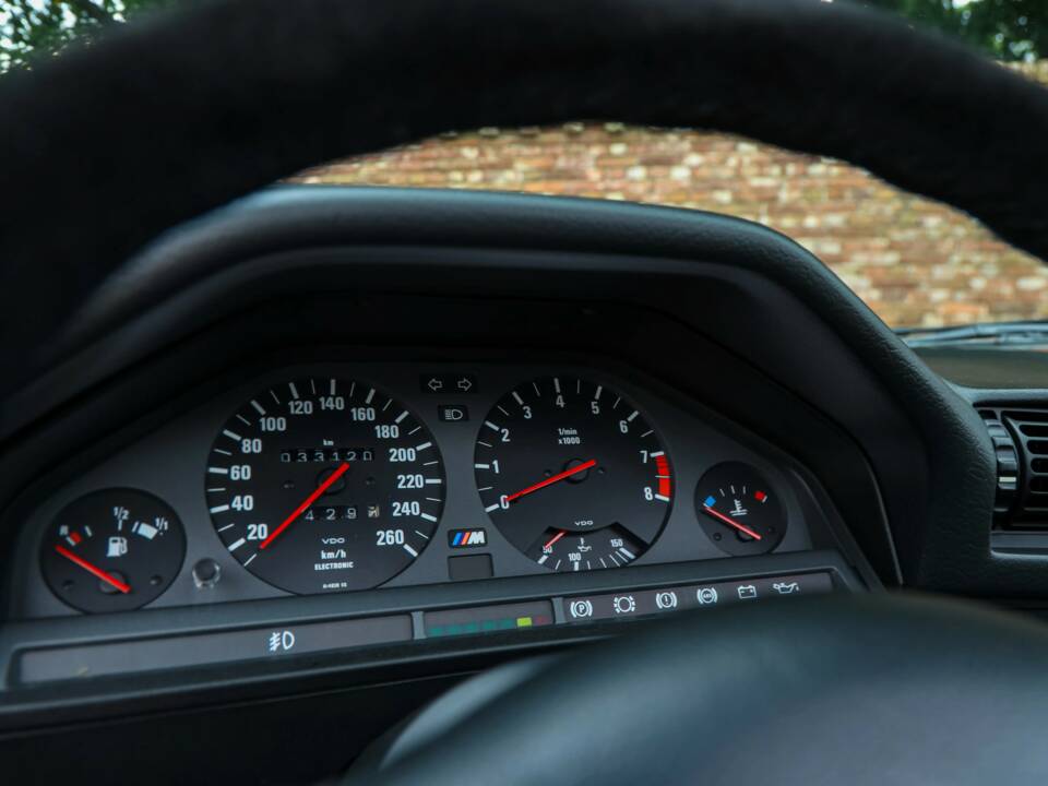 Image 7/50 of BMW M3 (1990)