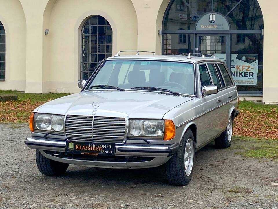 Bild 3/24 von Mercedes-Benz 280 TE (1984)