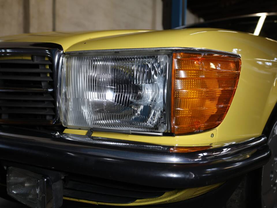 Image 11/50 of Mercedes-Benz 500 SL (1983)