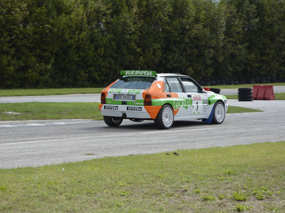 Imagen 15/33 de Lancia Delta HF Integrale (1988)