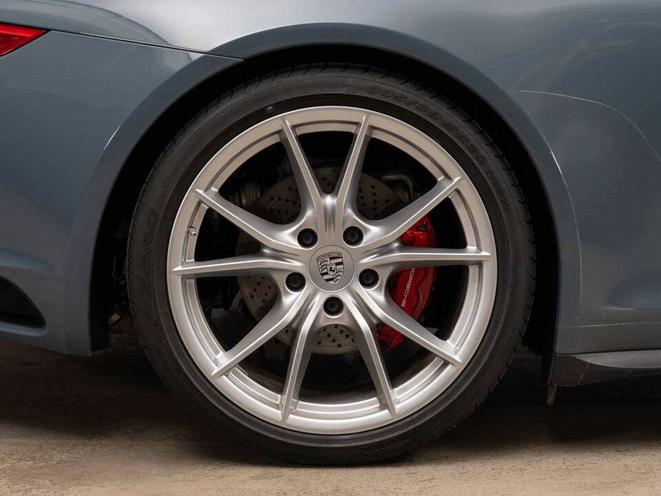 Image 18/37 of Porsche 911 Targa 4S (2016)
