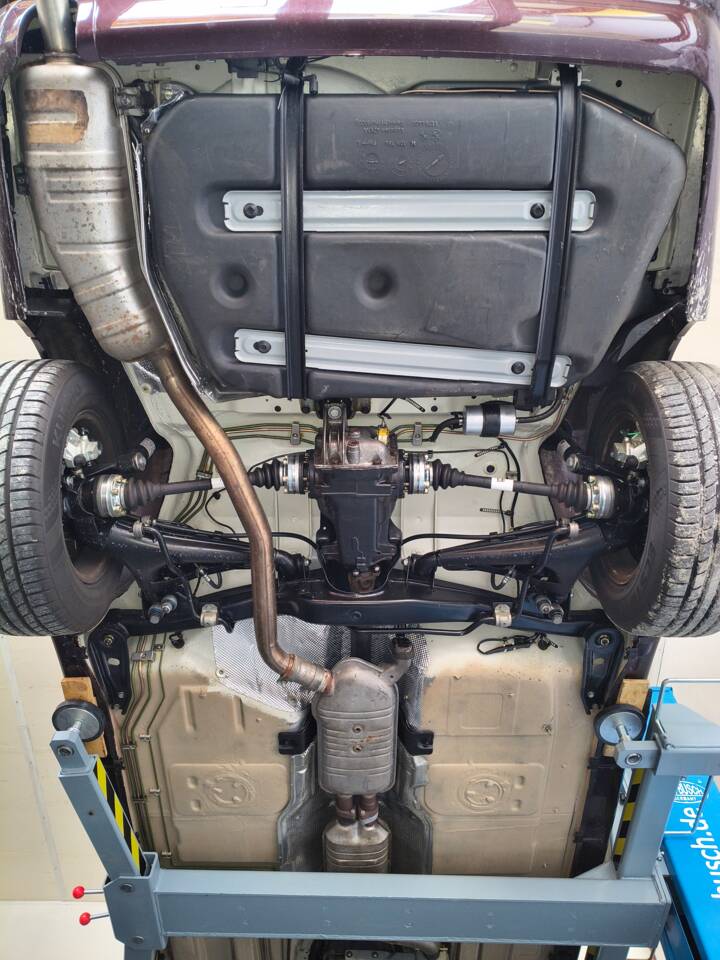 Bild 25/32 von BMW 520i (1994)