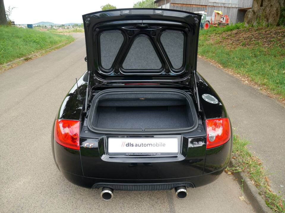 Image 29/35 of Audi TT 3.2 quattro (2004)