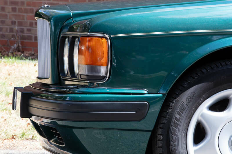 Image 29/50 of Bentley Turbo R lang (1996)