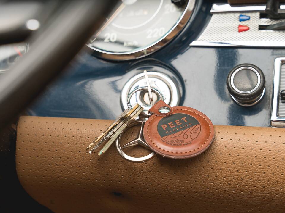 Bild 19/27 von Mercedes-Benz 280 SL (1969)