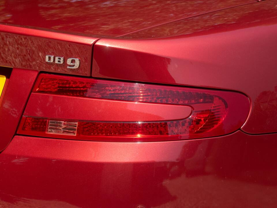 Image 23/50 of Aston Martin DB 9 Volante (2006)