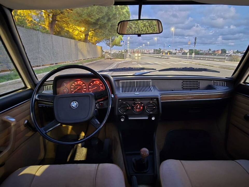 Afbeelding 30/50 van BMW 525 (1975)