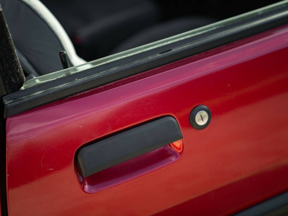 Immagine 22/50 di Rover 100 Cabriolet (1994)