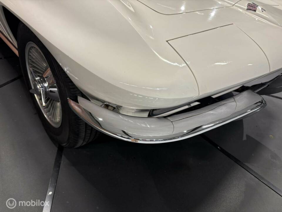 Image 12/50 of Chevrolet Corvette Sting Ray Convertible (1965)