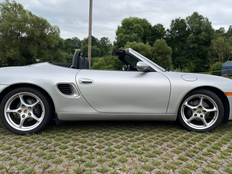 Image 47/49 of Porsche Boxster (1998)