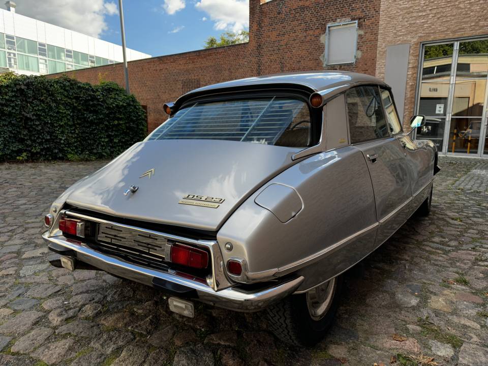 Image 4/25 of Citroën DS 23 Pallas IE (1973)