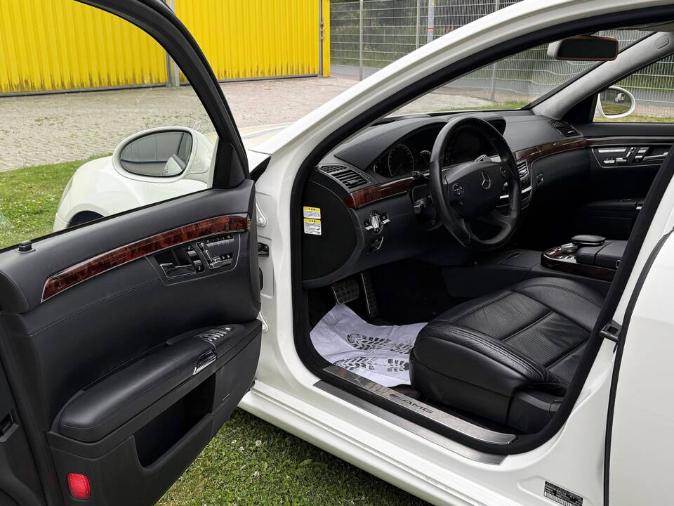 Bild 9/29 von Mercedes-Benz S 63 AMG (2007)