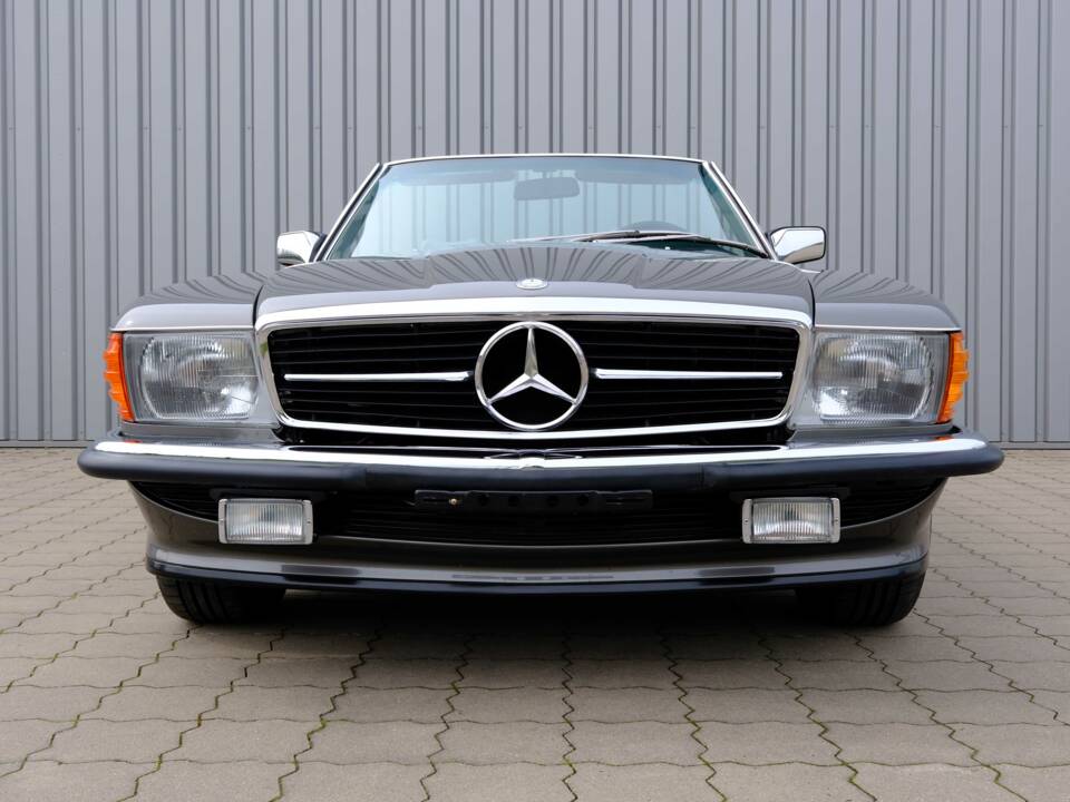 Image 28/97 de Mercedes-Benz 560 SL (1987)