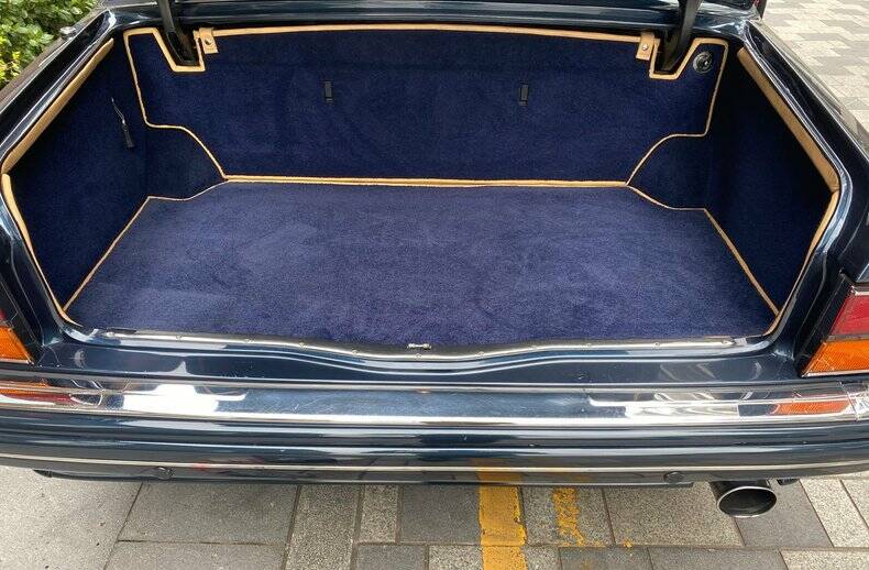 Image 33/50 of Bentley Brooklands R Mulliner (1998)
