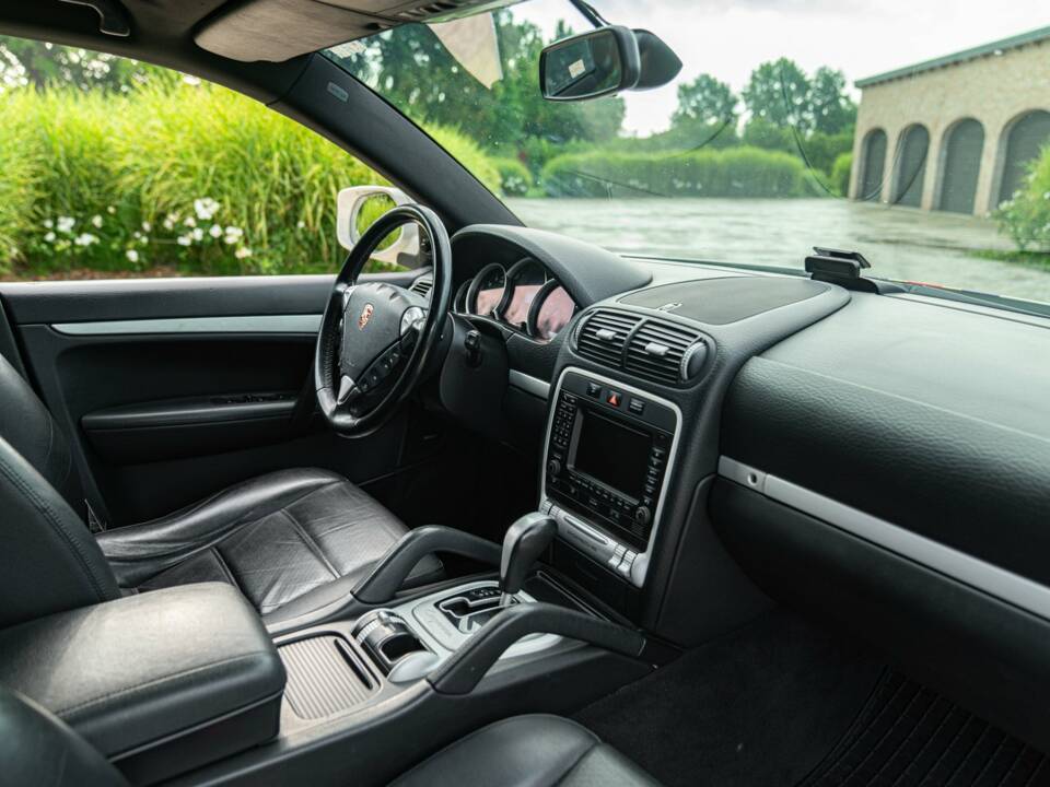 Bild 33/50 von Porsche Cayenne S (2007)