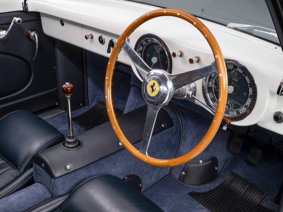 Image 6/61 of Ferrari 225 S (1952)