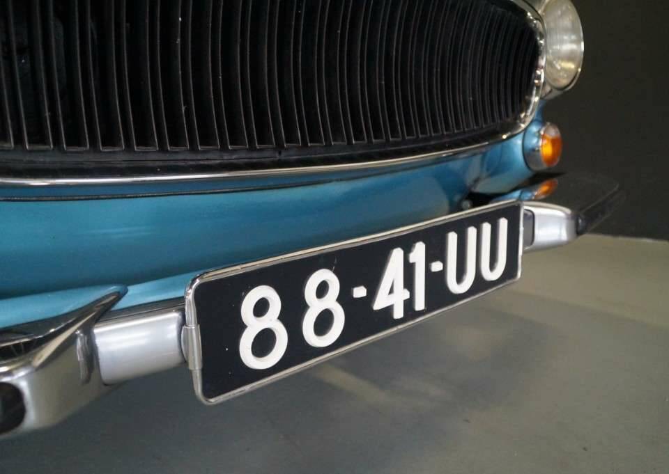 Image 17/38 of Volvo 1800 E (1971)