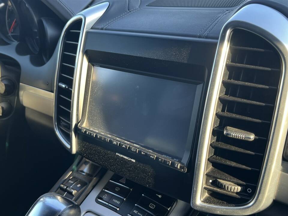 Image 2/46 de Porsche Cayenne Turbo (2011)