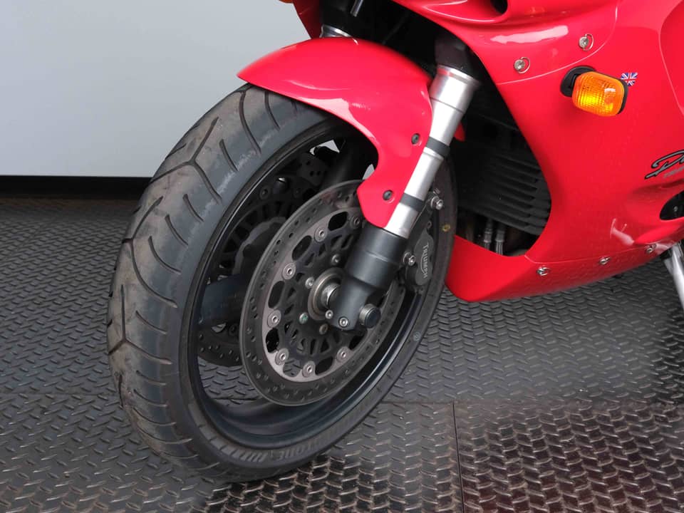 Image 39/66 of Triumph Daytona T595 (1998)