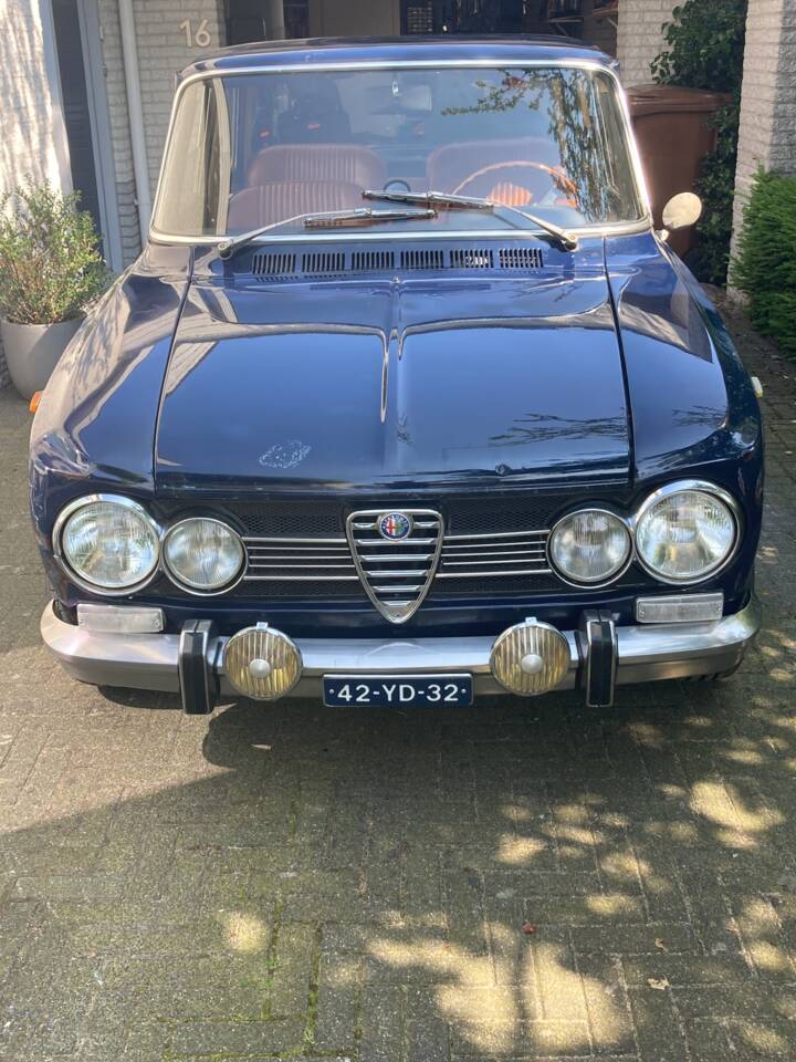 Bild 1/17 von Alfa Romeo Giulia 1.6 Super (1974)
