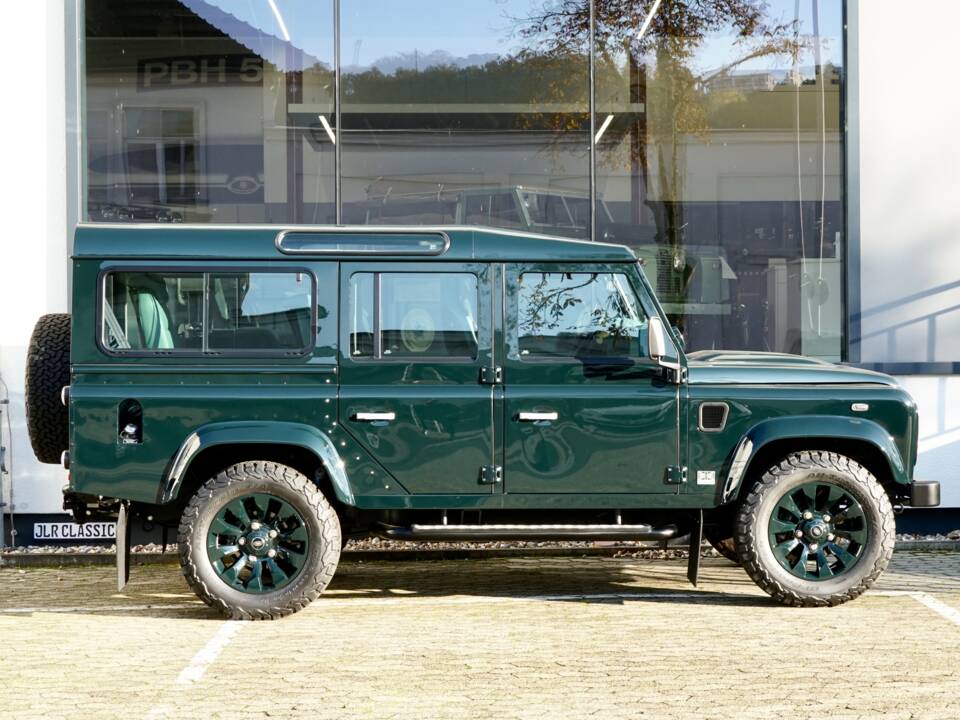 Bild 10/47 von Land Rover Defender 110 Works V8 (2011)