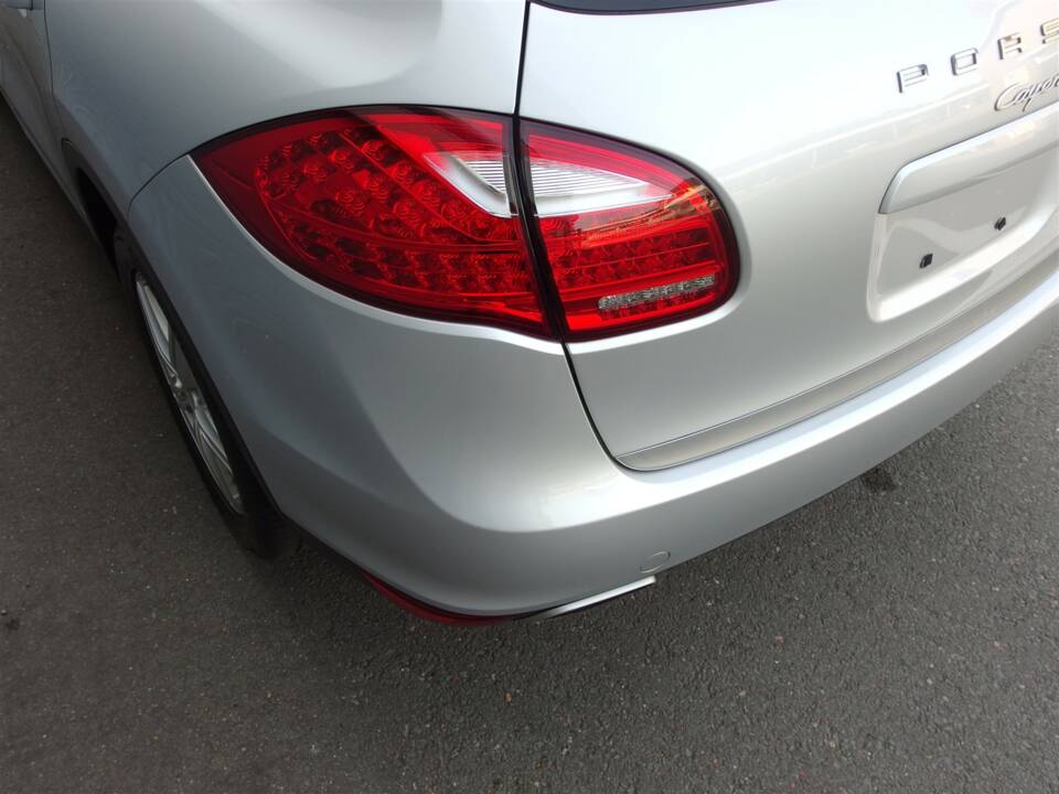 Image 32/98 of Porsche Cayenne S (2010)