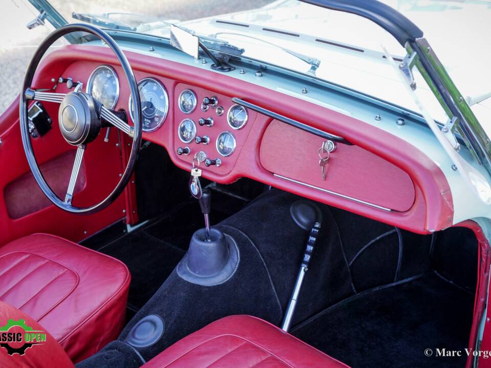 Image 10/45 of Triumph TR 2 (1954)