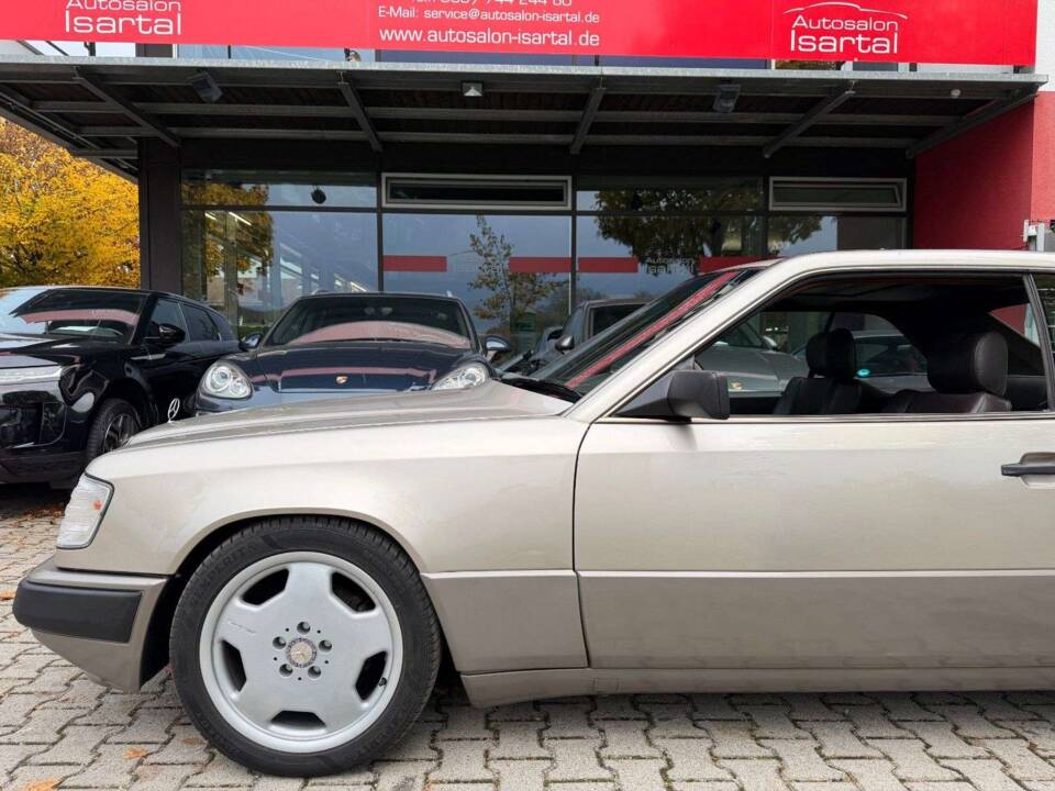 Bild 4/21 von Mercedes-Benz 300 CE (1988)