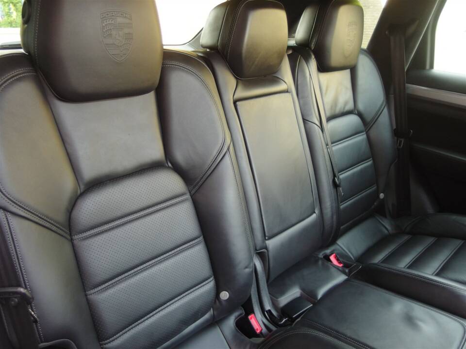 Bild 71/98 von Porsche Cayenne Turbo (2010)