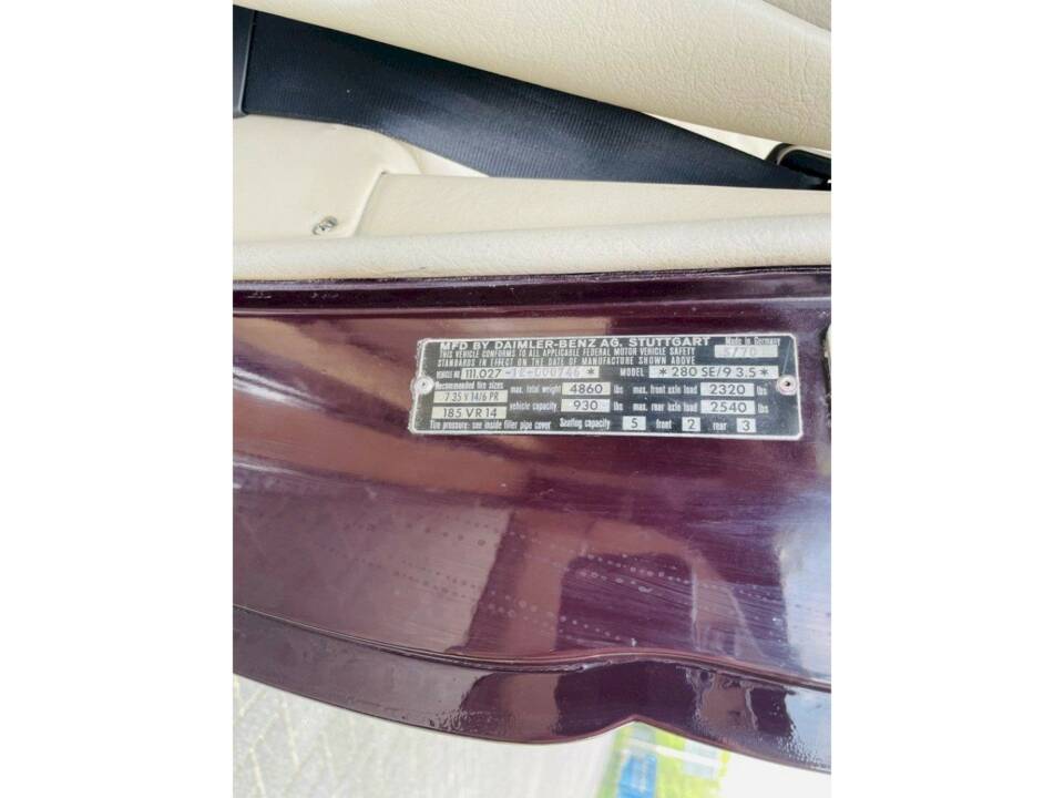 Image 34/36 de Mercedes-Benz 280 SE 3,5 (1971)