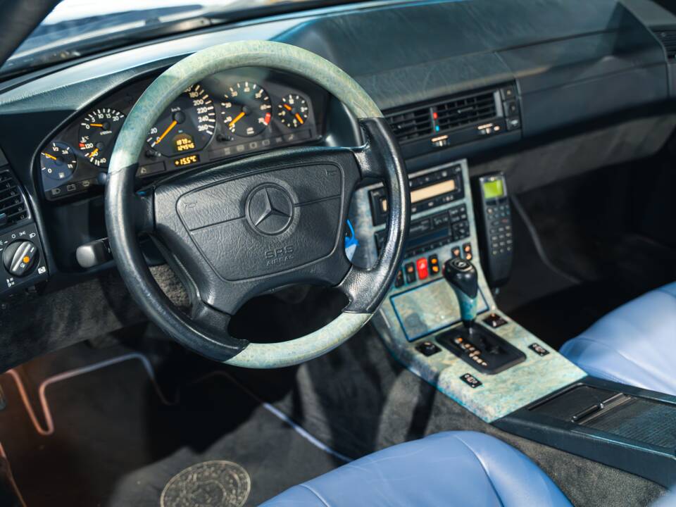 Image 21/35 of Mercedes-Benz SL 320 (1998)