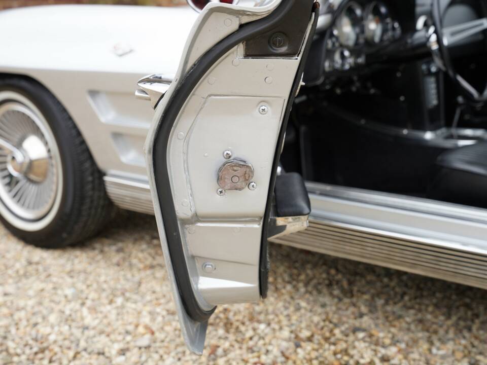 Image 25/50 of Chevrolet Corvette Sting Ray (1963)