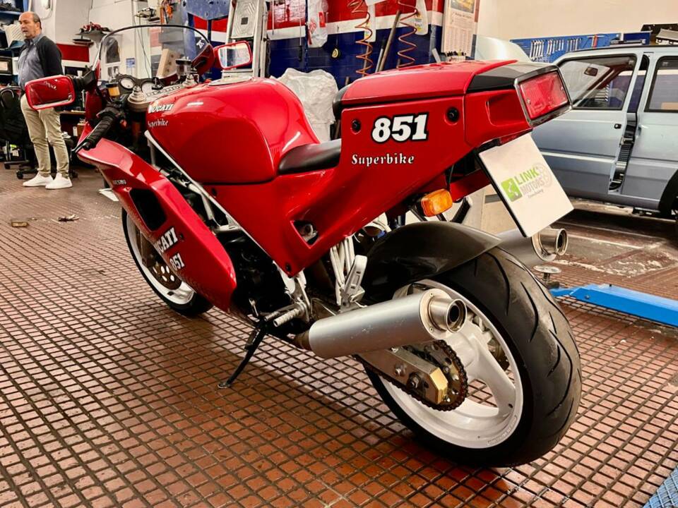 Image 7/18 of Ducati DUMMY (1990)