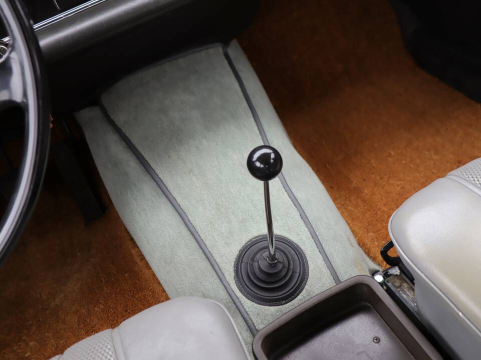 Afbeelding 19/50 van Mercedes-Benz 230 S (1967)