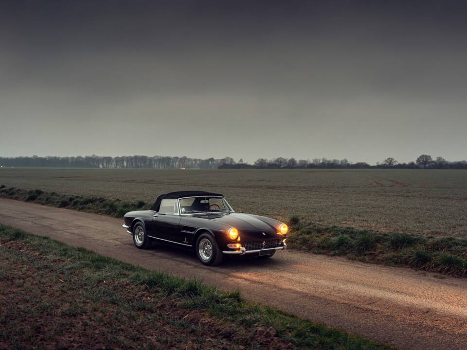 Image 8/50 of Ferrari 275 GTS (1965)