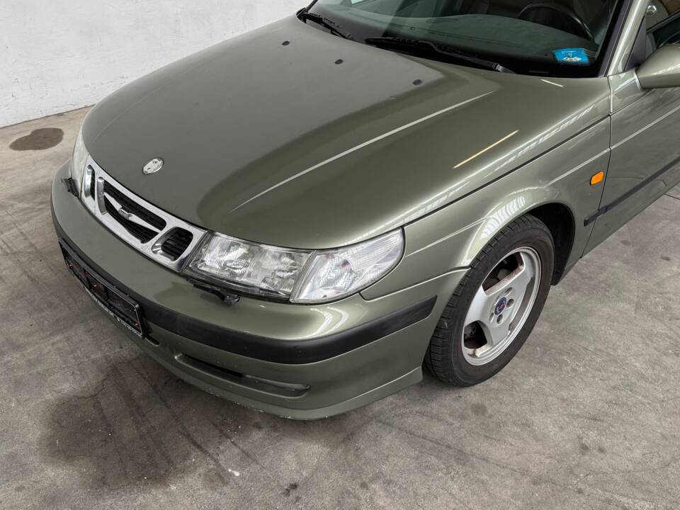 Image 90/103 of Saab 9-5 3.0t SportCombi (1999)