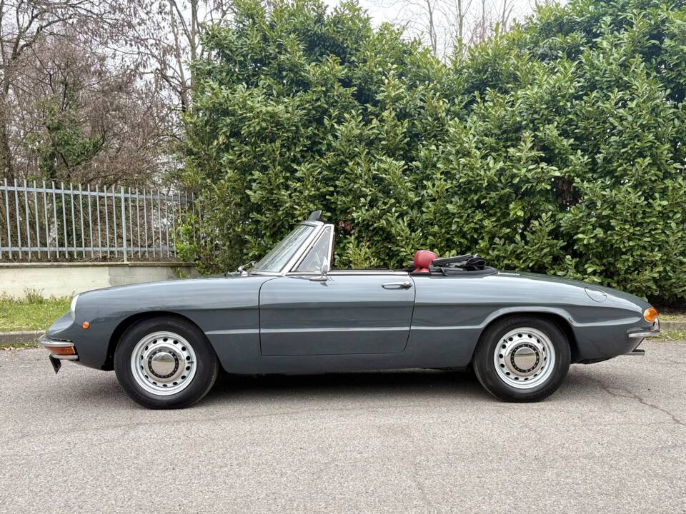 Imagen 3/32 de Alfa Romeo 1750 Spider (1970)