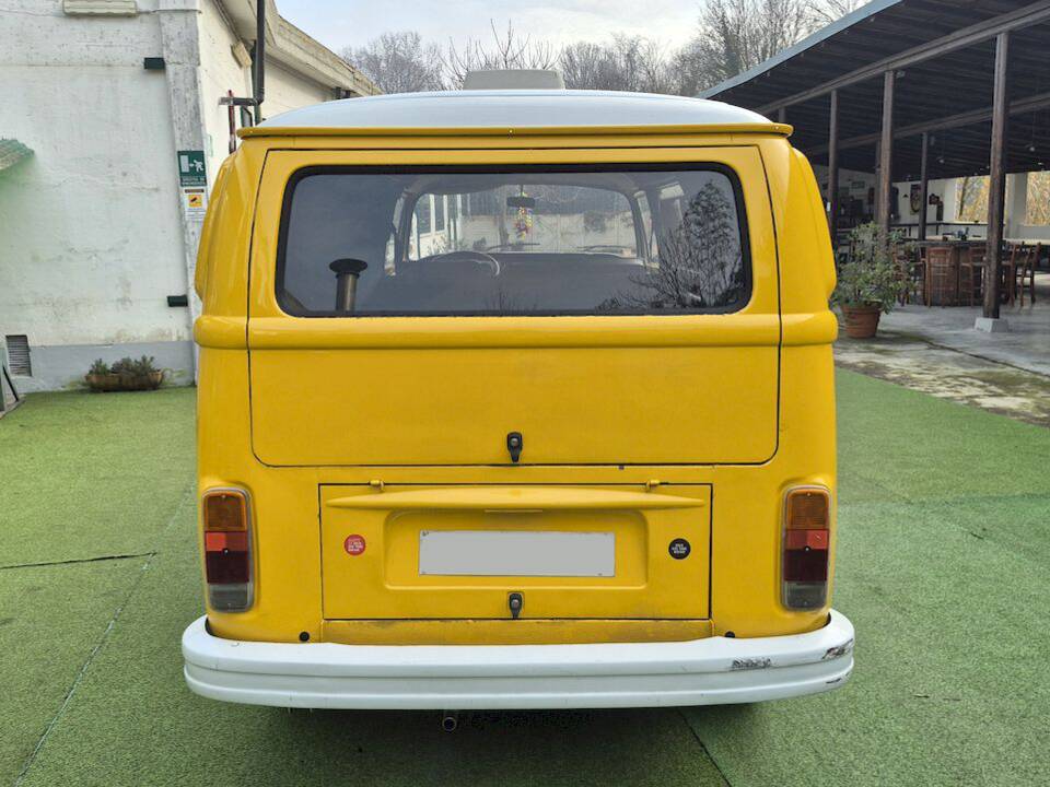Bild 18/50 von Volkswagen T2b Kastenwagen (1976)