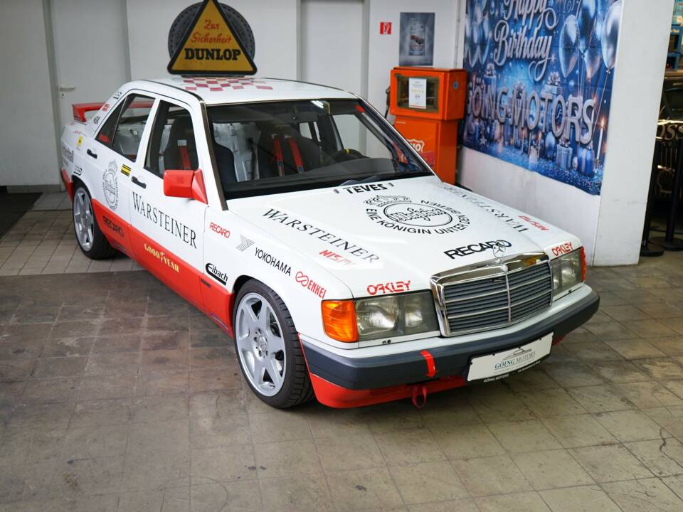 Imagen 2/36 de Mercedes-Benz 190 E 2.6 (1990)