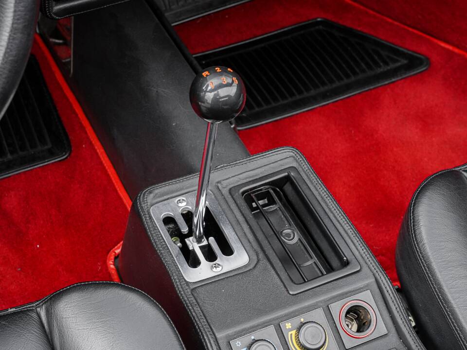 Image 21/30 of Ferrari 328 GTS (1989)