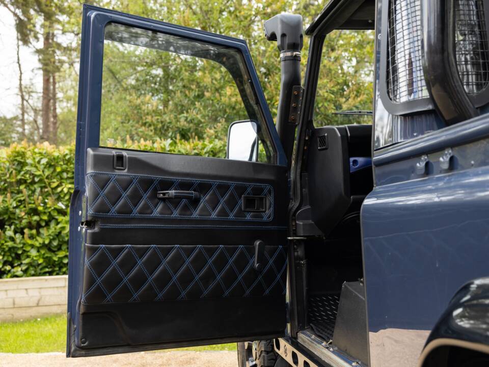 Image 15/43 of Land Rover Defender 90 (2010)