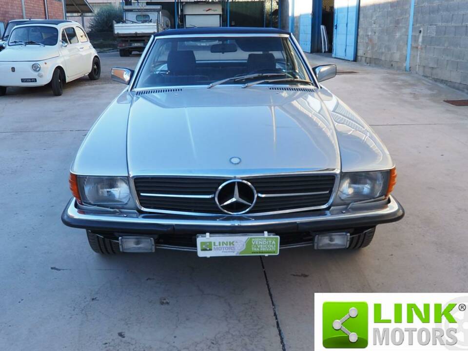 Image 2/10 de Mercedes-Benz 280 SL (1980)