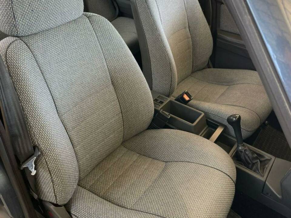 Imagen 5/10 de Alfa Romeo 75 1.8 (1987)