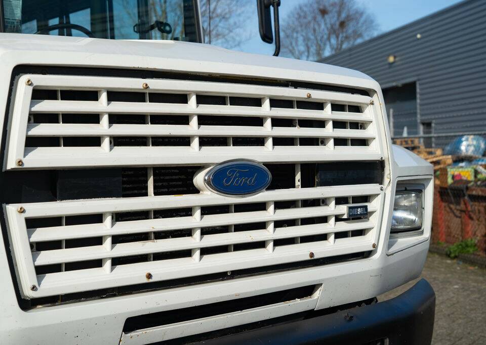 Bild 5/8 von Ford B-700 (1992)