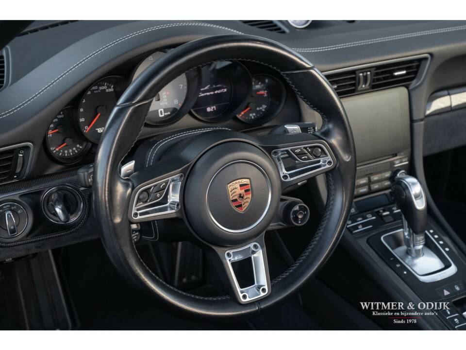 Image 11/38 of Porsche 911 Carrera GTS (2017)