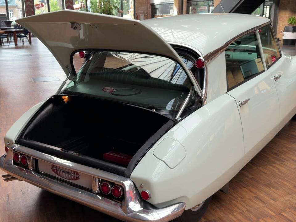 Immagine 29/43 di Citroën ID 19 (1958)