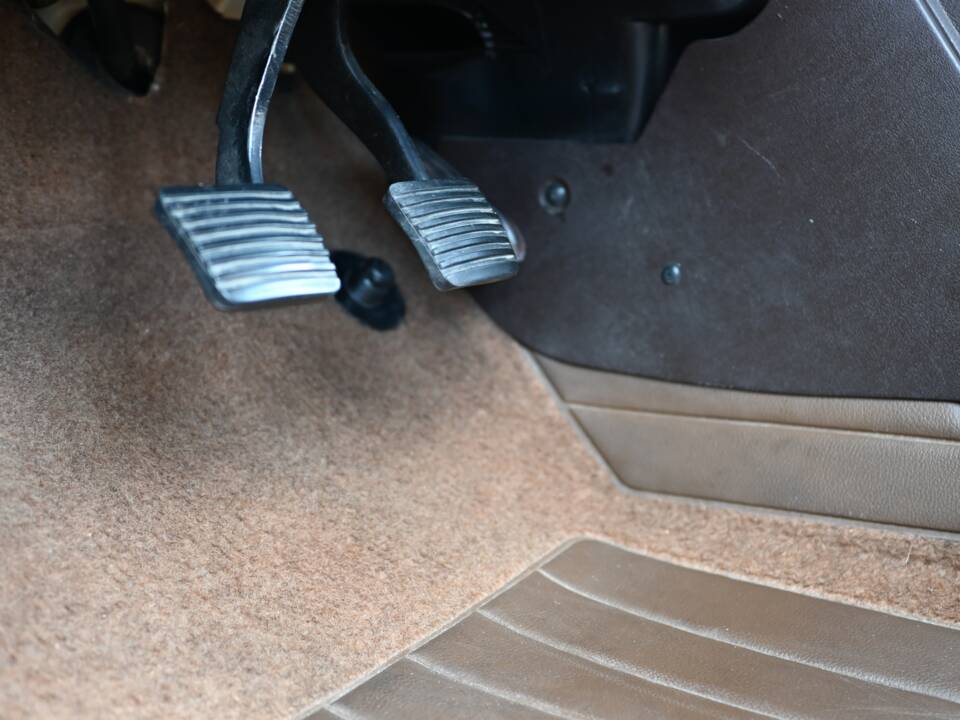 Immagine 18/26 di Volkswagen Golf Mk I 1.1 (1983)