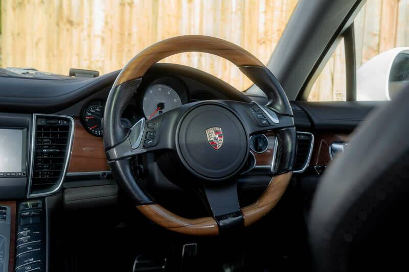 Bild 45/50 von Porsche Panamera 4S (2010)