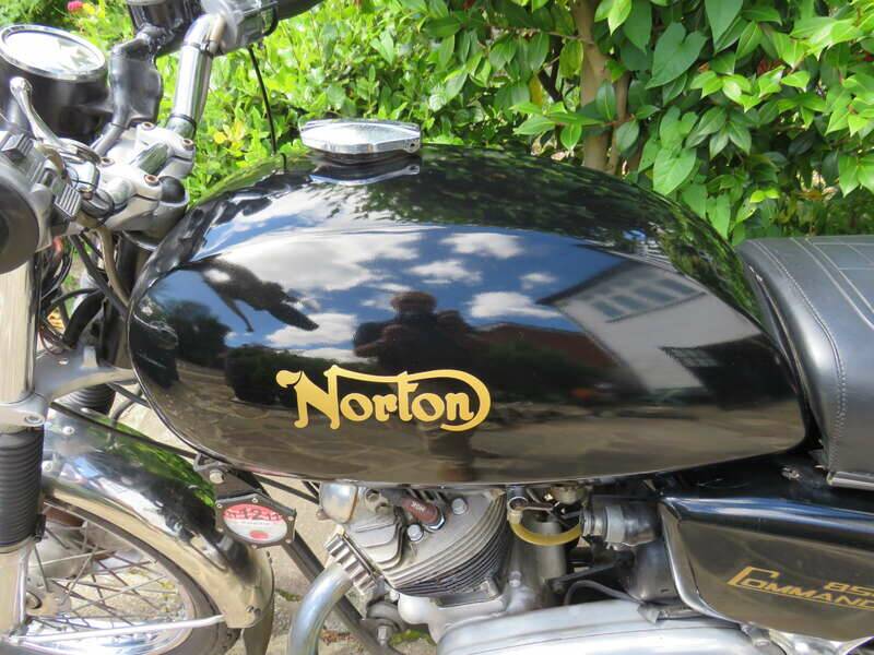 Image 15/47 of Norton Commando 850 Roadster (1974)
