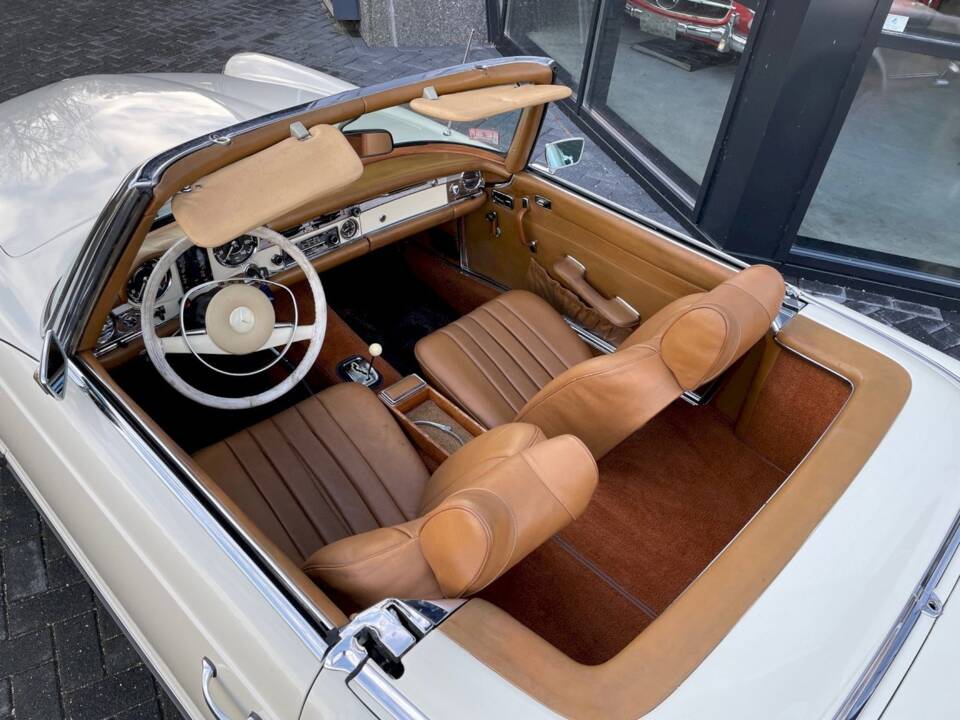 Immagine 17/33 di Mercedes-Benz 280 SL (1970)